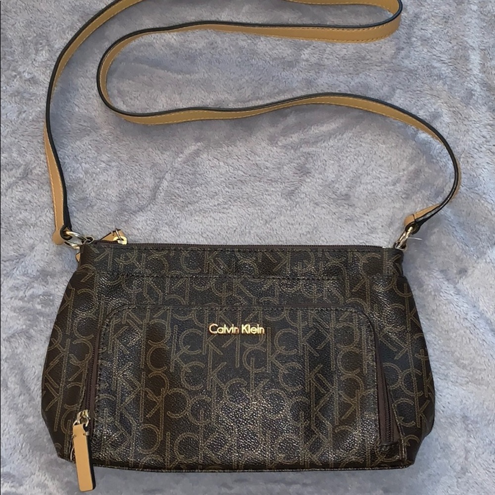 Calvin Klein multiple compartment crossbody bag